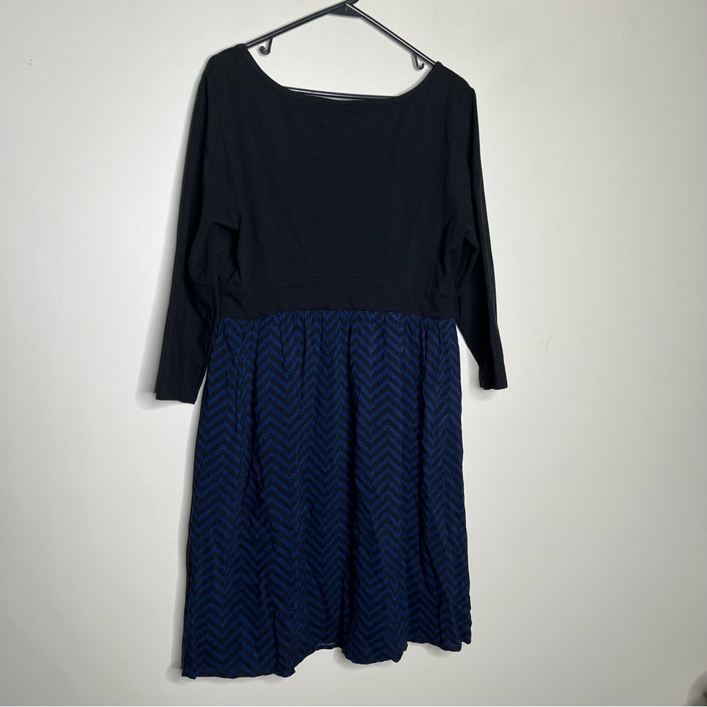 Torrid Pullover Dress with Black Top and Chevron Print Botton and Pockets SZ 1X